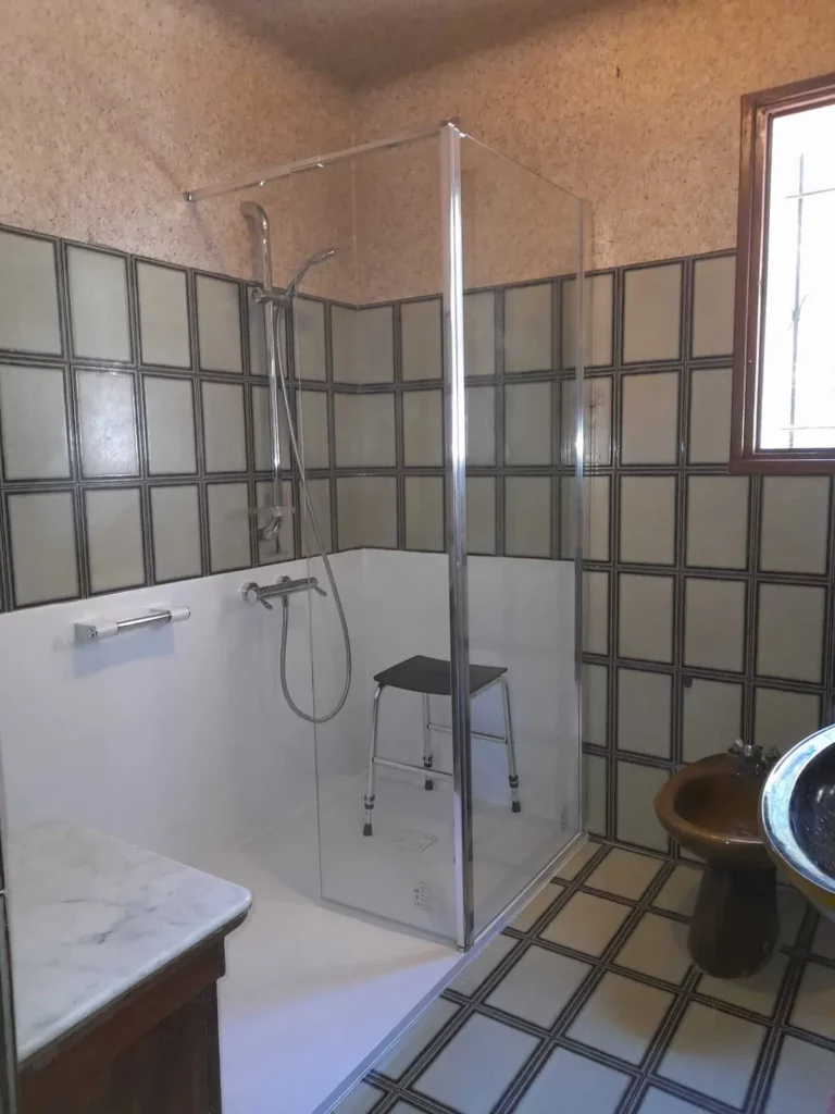 douche à l'italienne pour senior et pmr